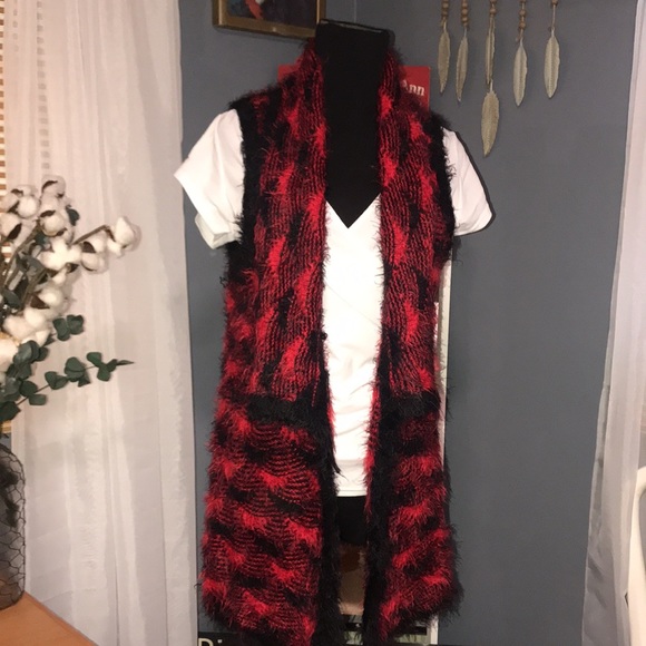 Buffalo Plaid fuzzy vest - Picture 3 of 4